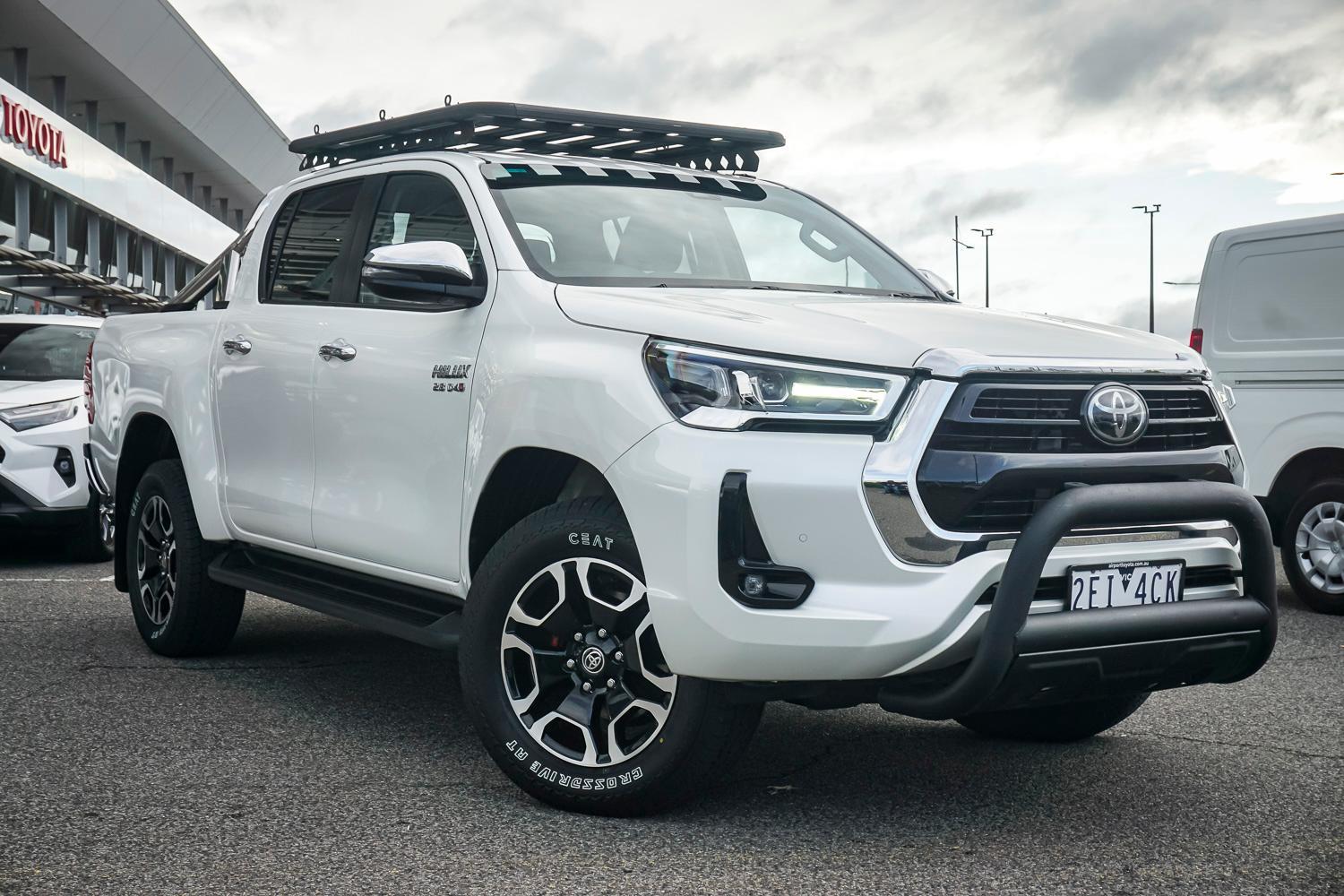 2021 Toyota Hilux SR5 in White