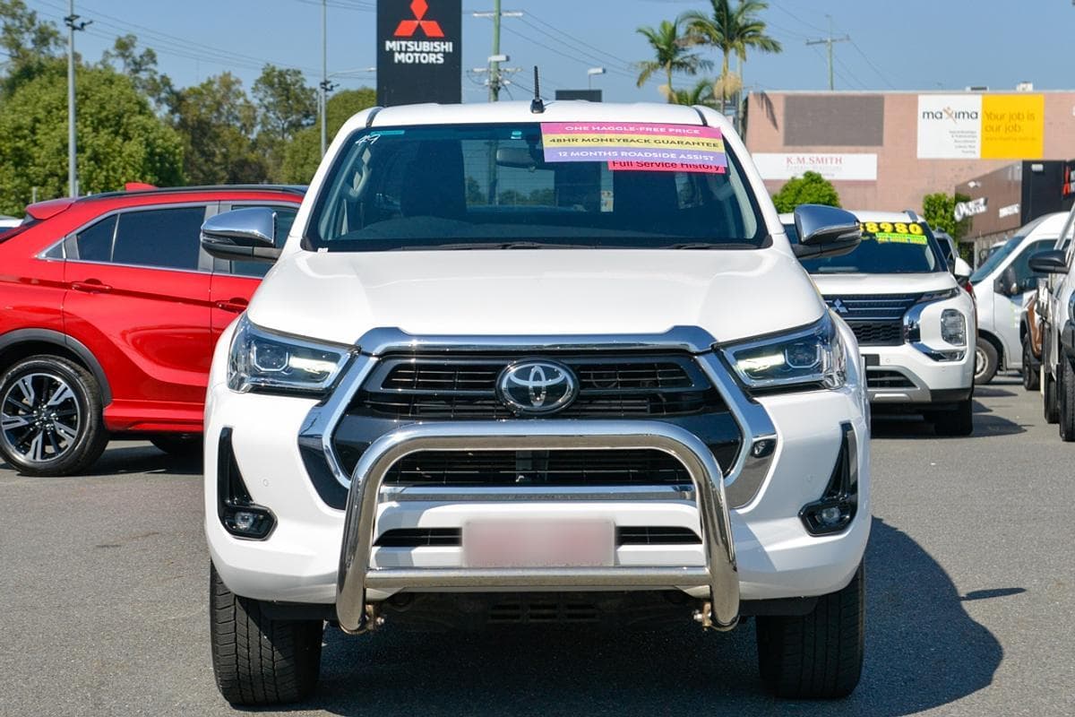 2021 Toyota Hilux SR5 in White