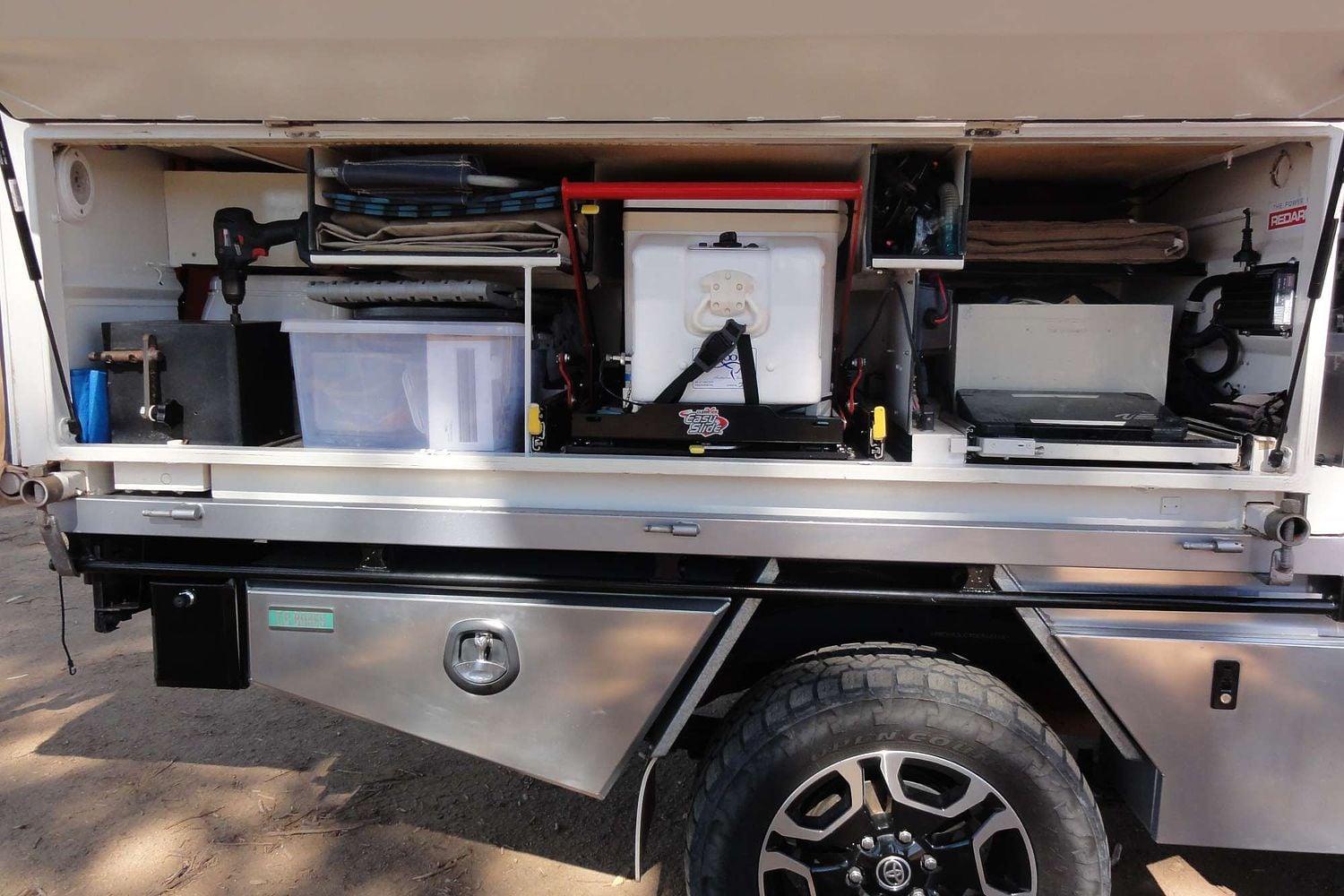 2021 Toyota Hilux SR5 in Silver