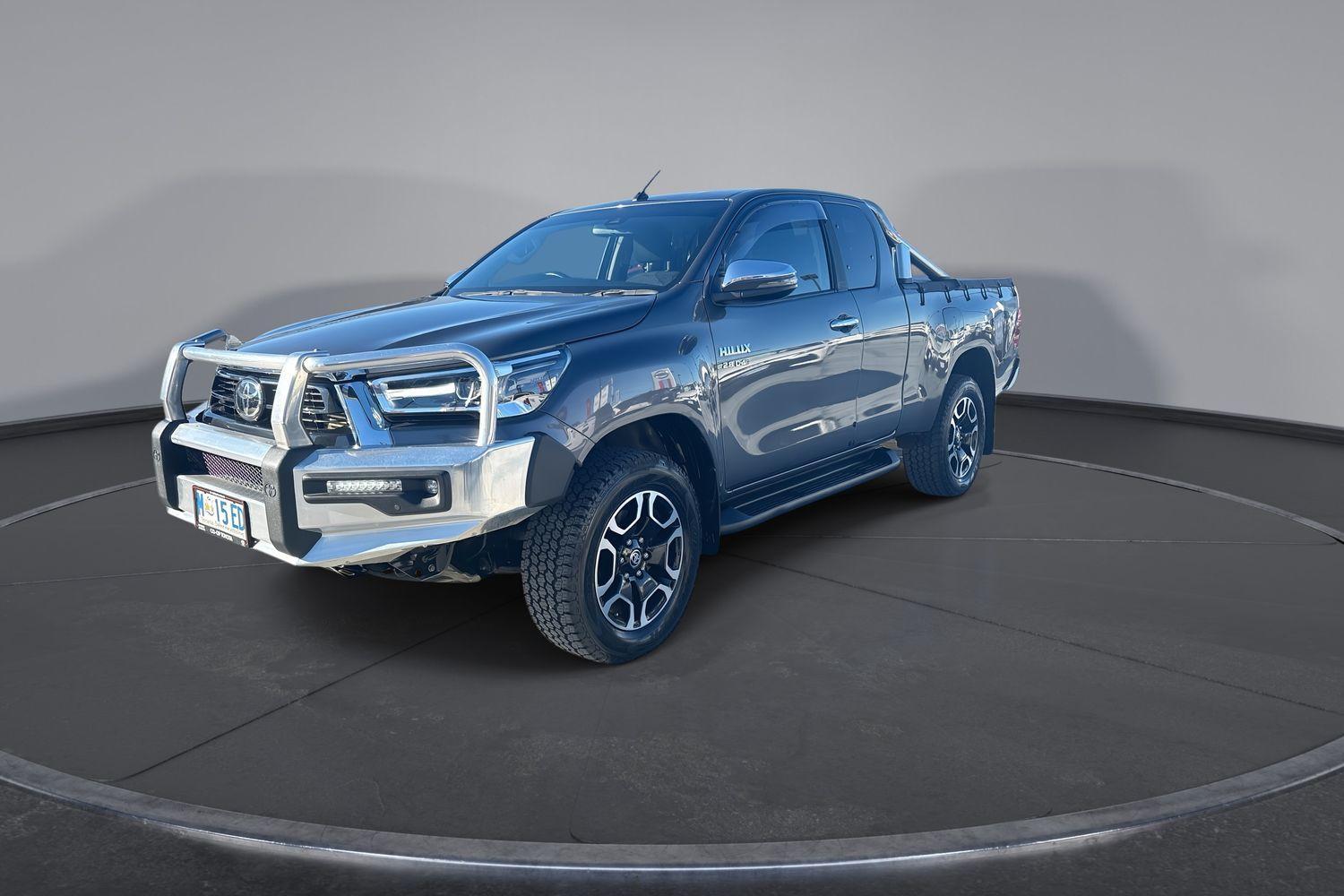 2021 Toyota Hilux SR5 in Silver
