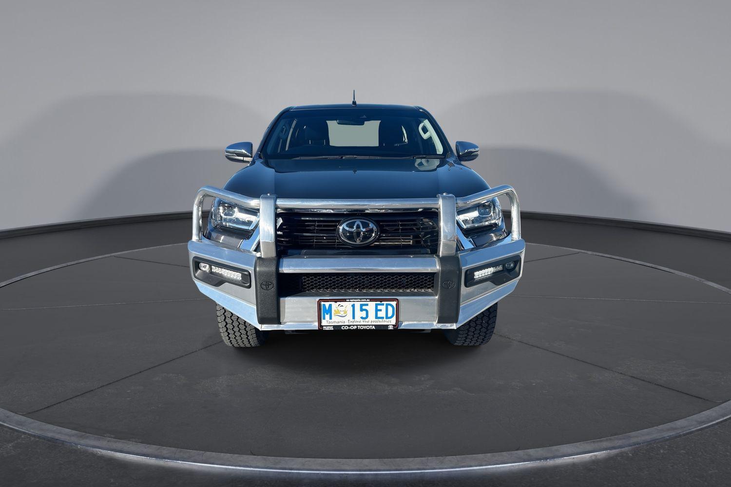 2021 Toyota Hilux SR5 in Silver
