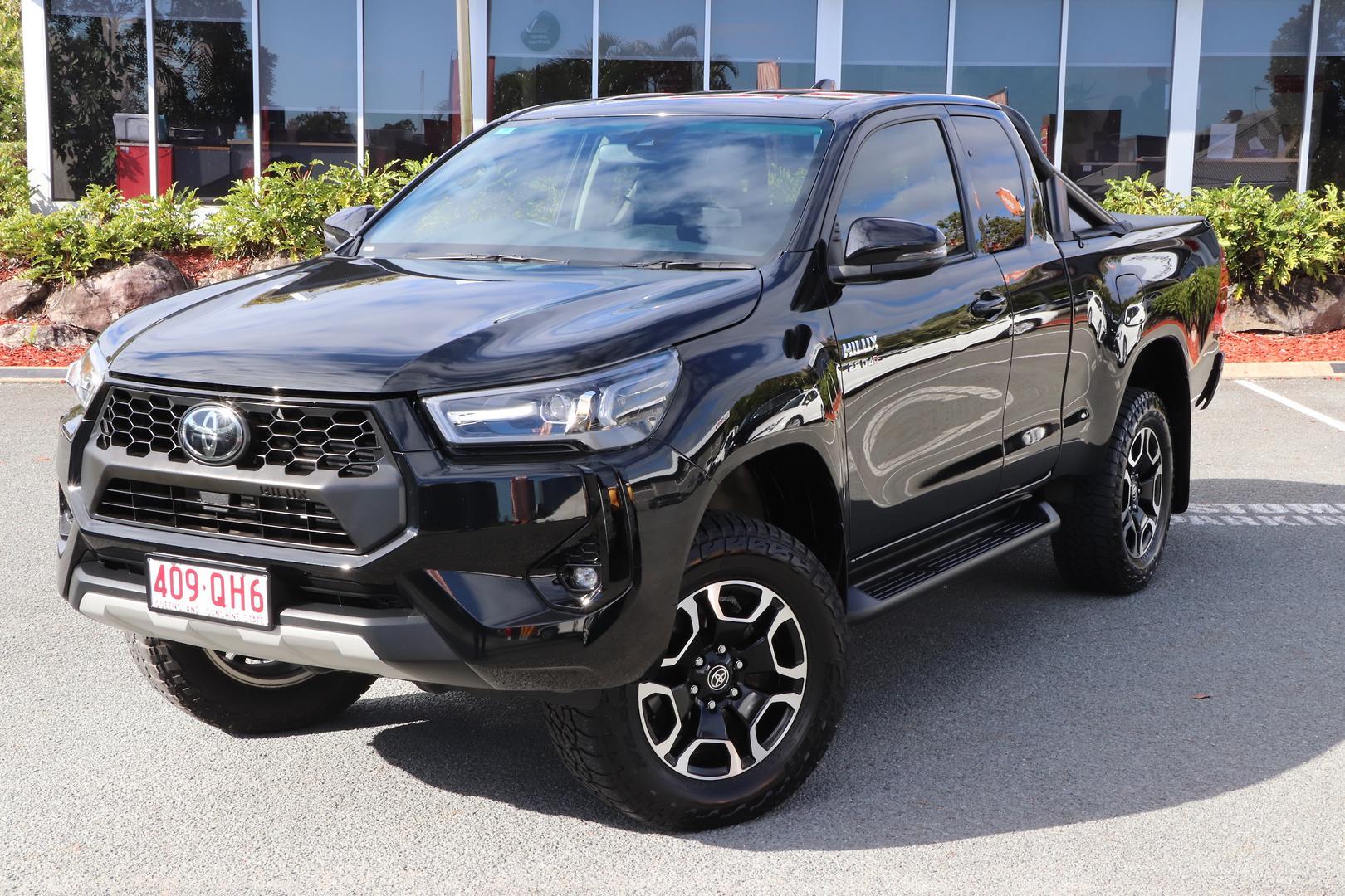 2024 Toyota Hilux SR5 in Black