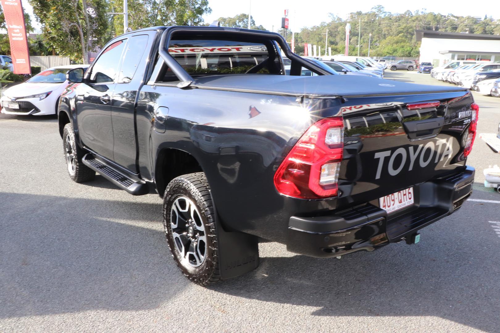 2024 Toyota Hilux SR5 in Black