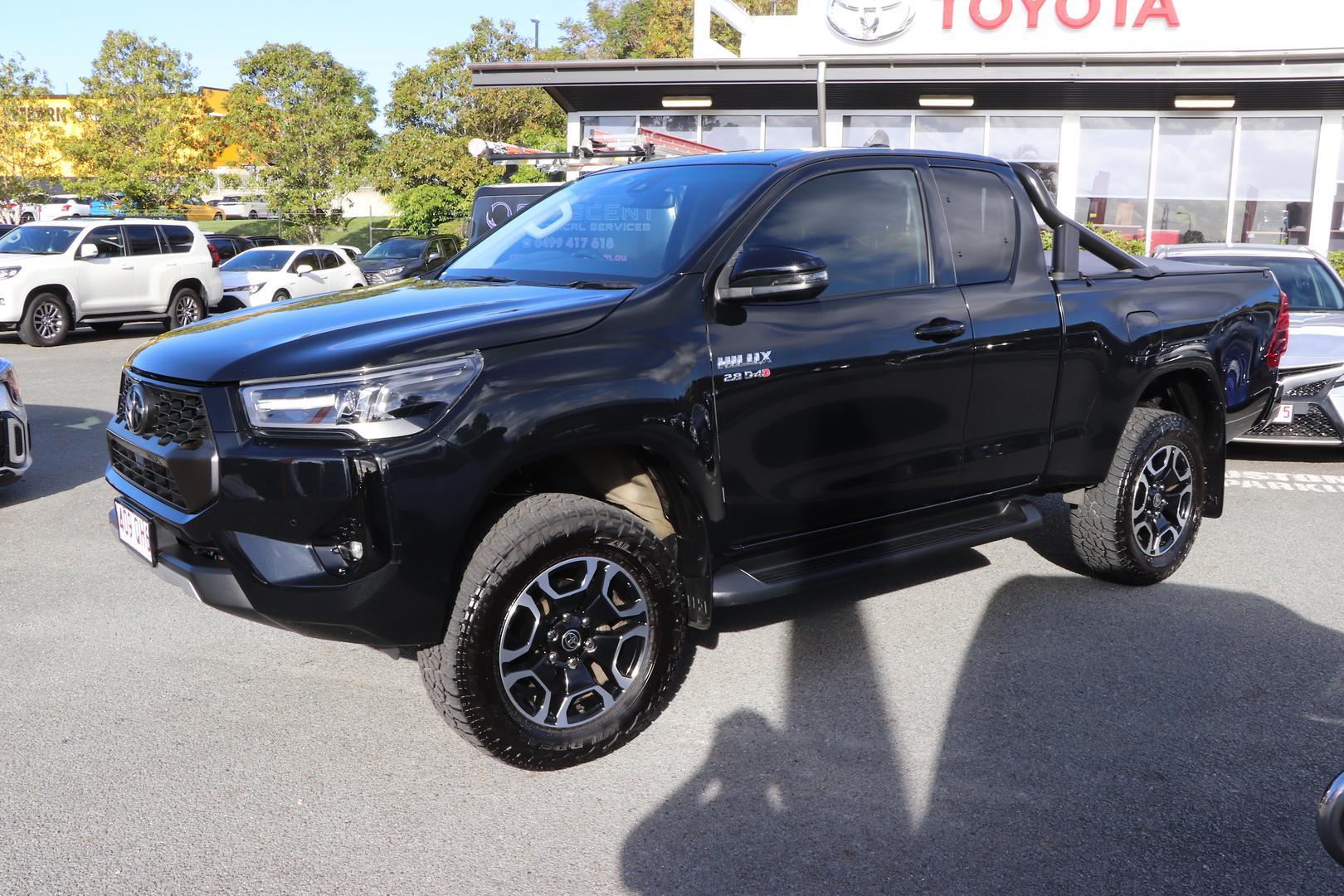 2024 Toyota Hilux SR5 in Black
