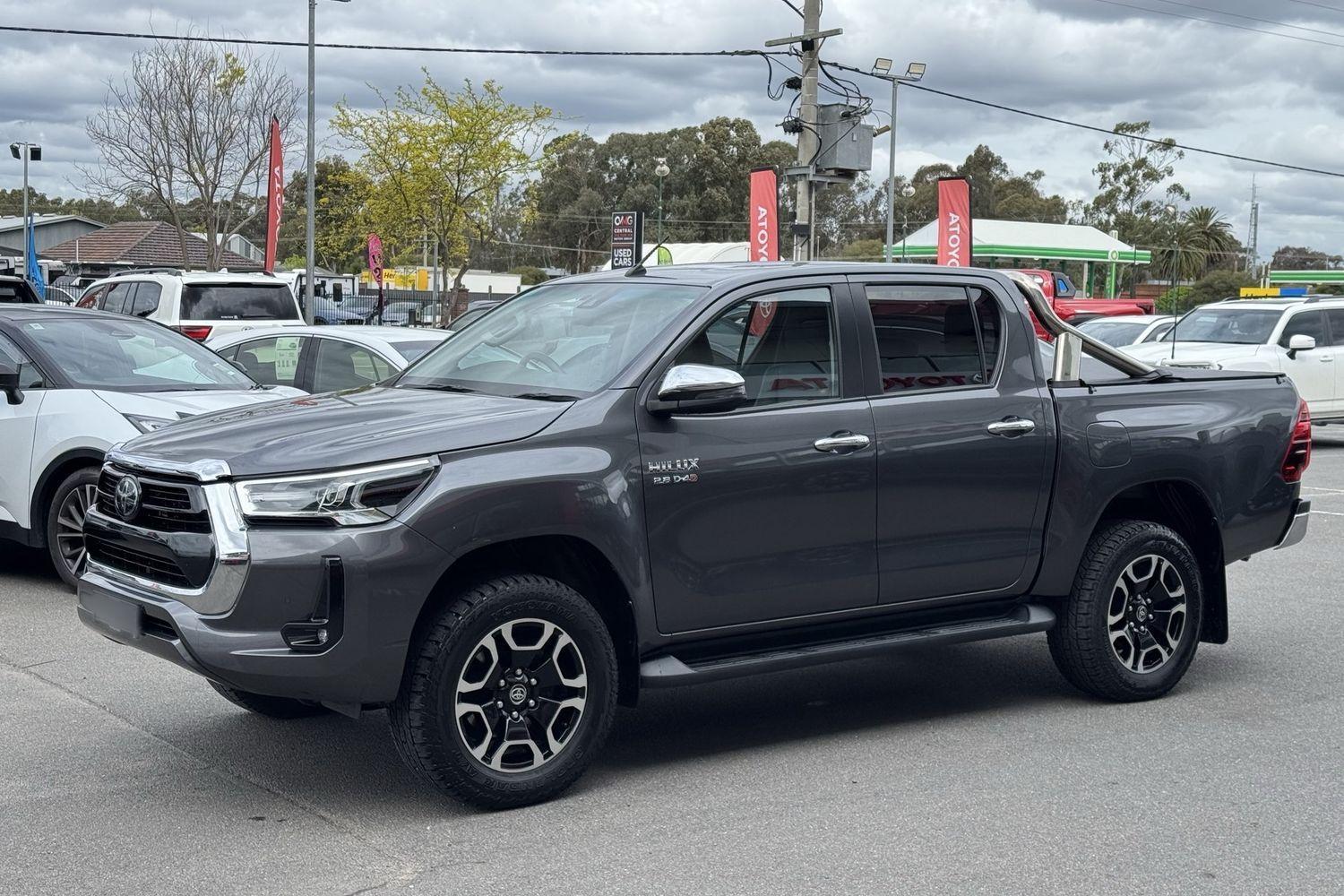 2020 Toyota Hilux SR5 in Silver