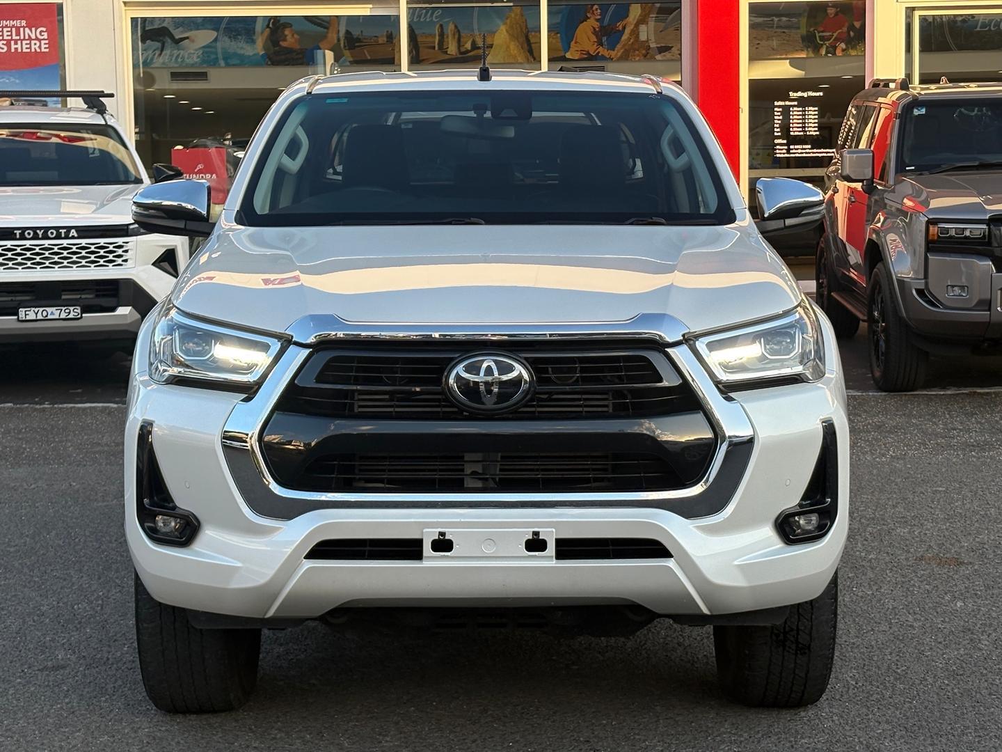 2021 Toyota Hilux SR5 in White