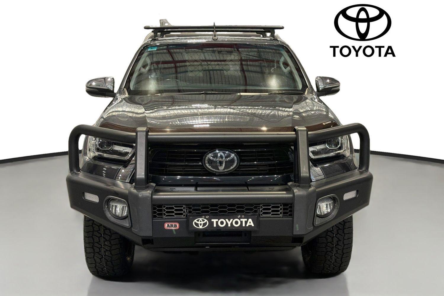 2021 Toyota Hilux SR5 in Silver