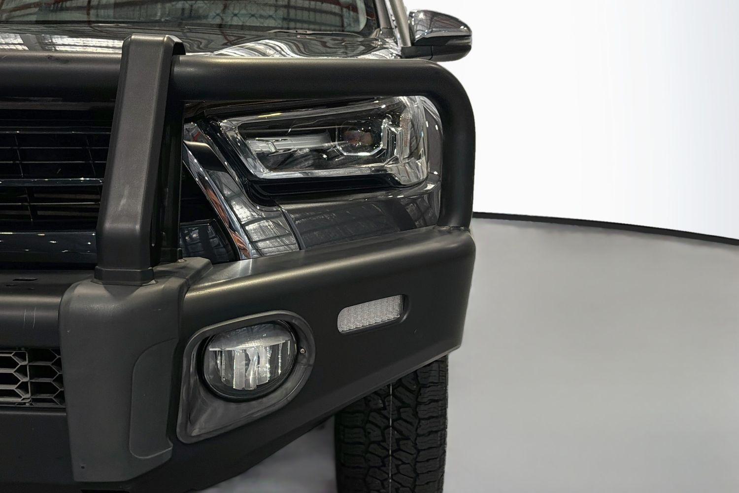 2021 Toyota Hilux SR5 in Silver