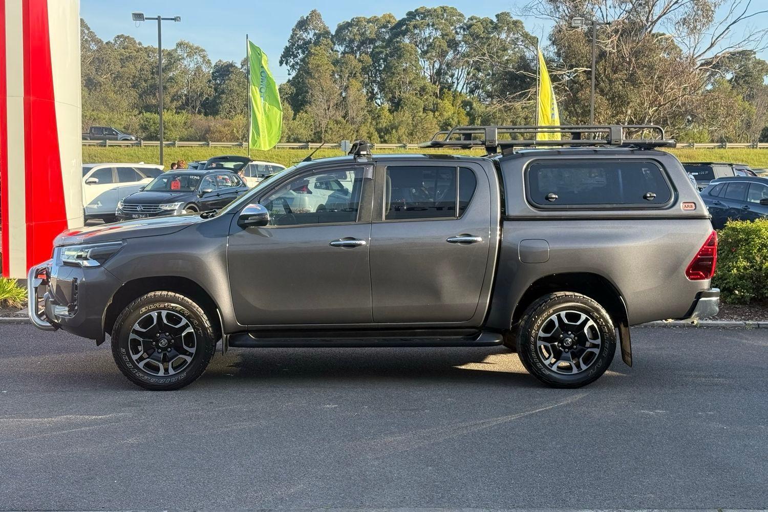 2021 Toyota Hilux SR5 in Silver