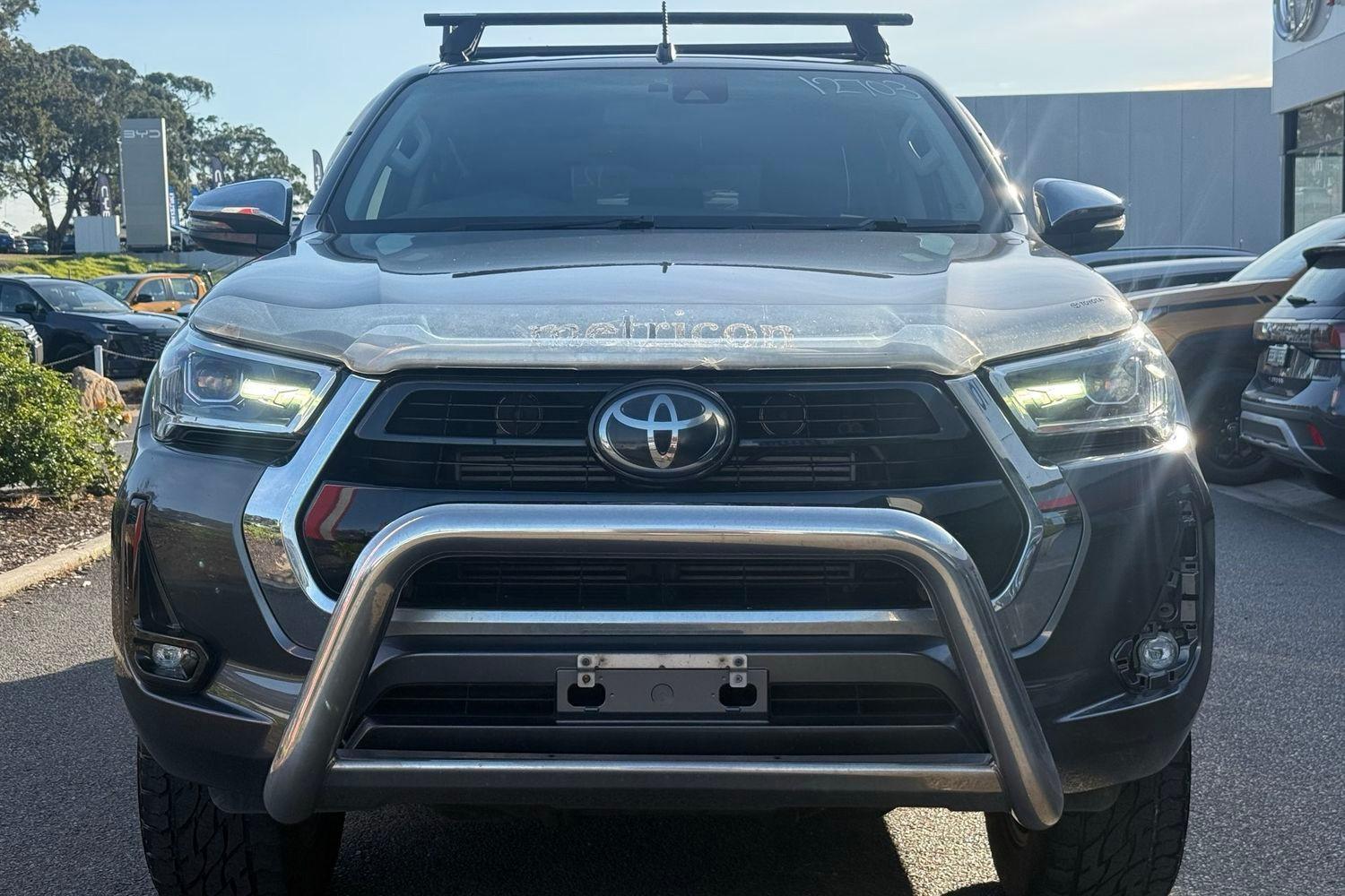 2021 Toyota Hilux SR5 in Silver