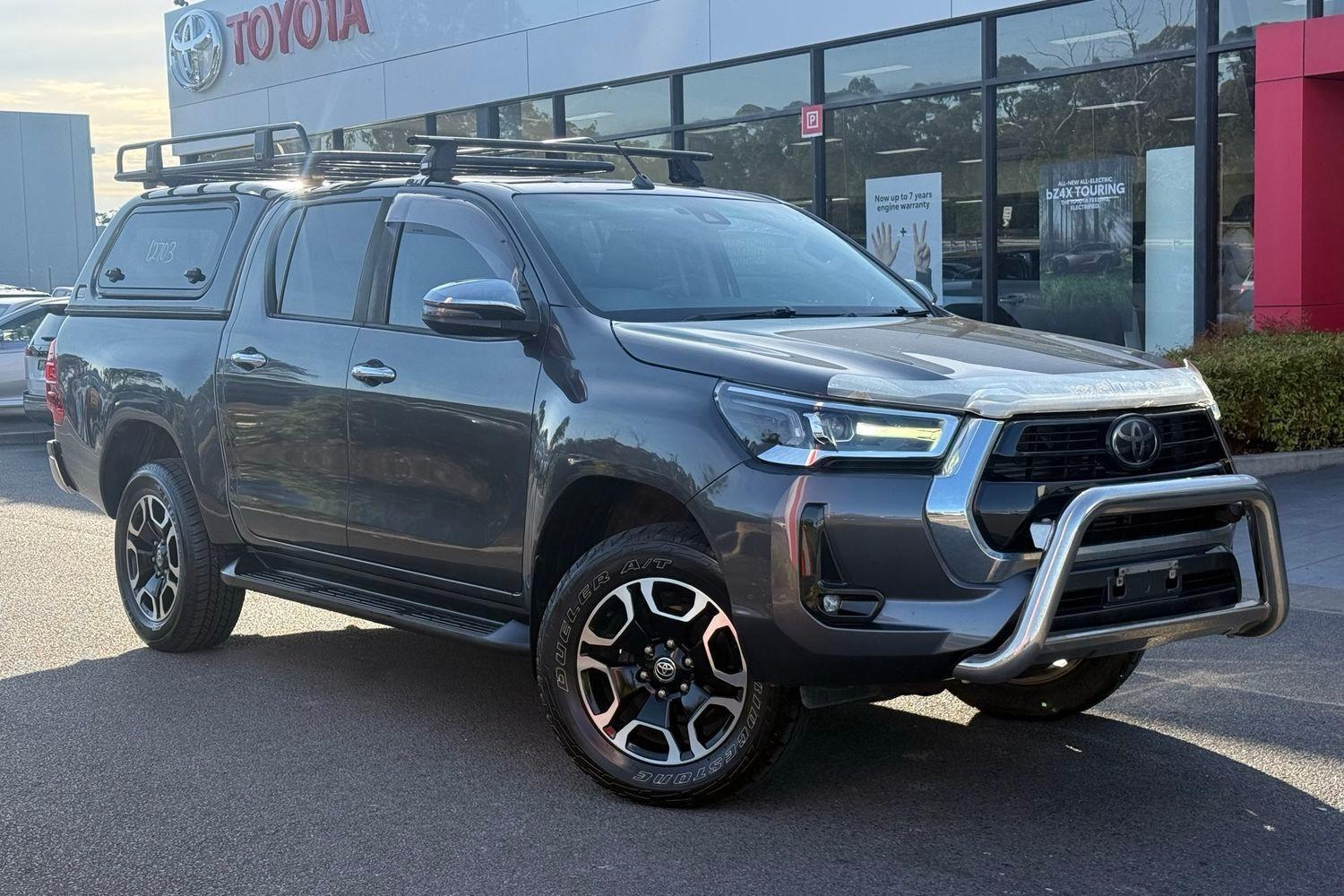 2021 Toyota Hilux SR5 in Silver