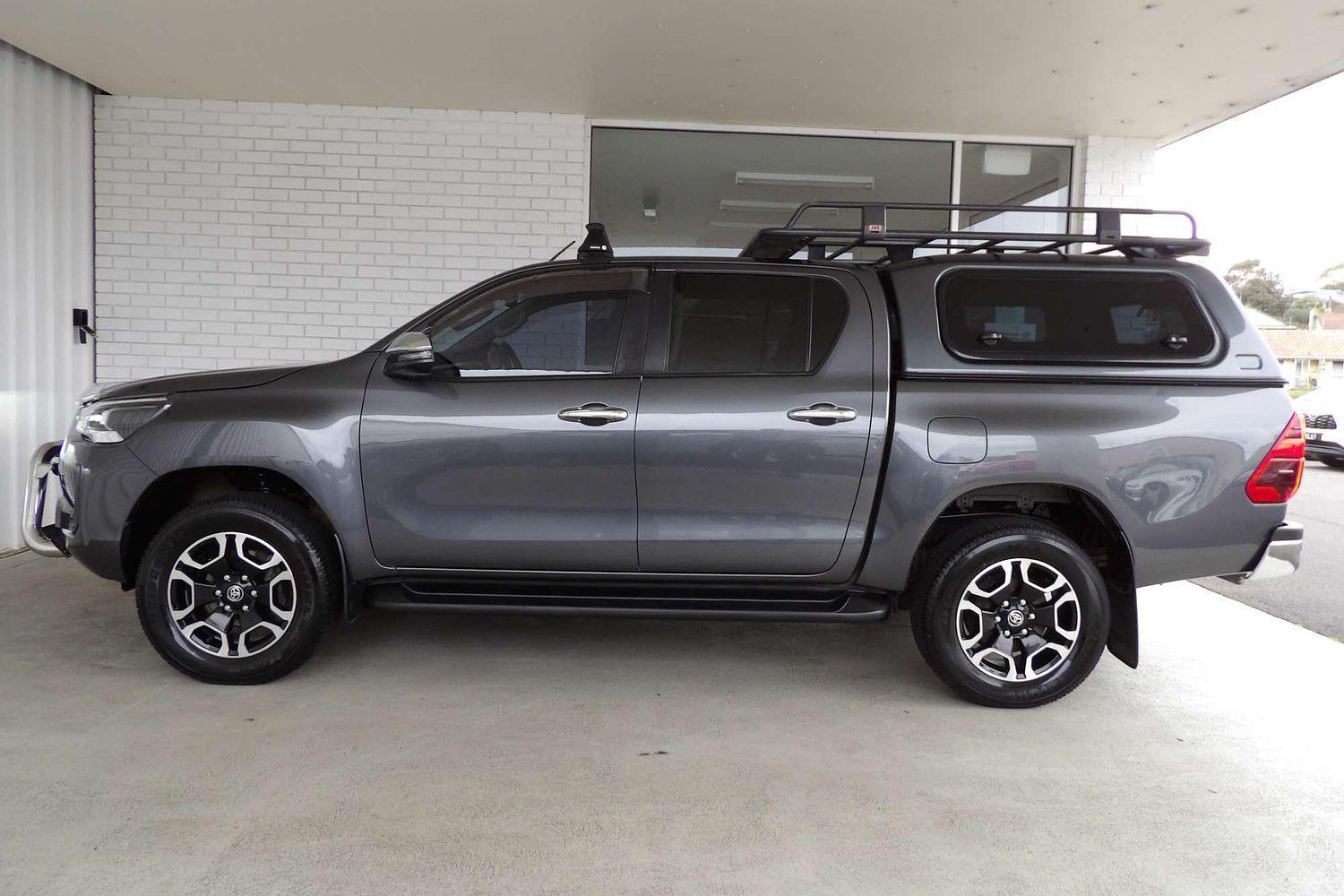 2021 Toyota Hilux SR5 in Silver