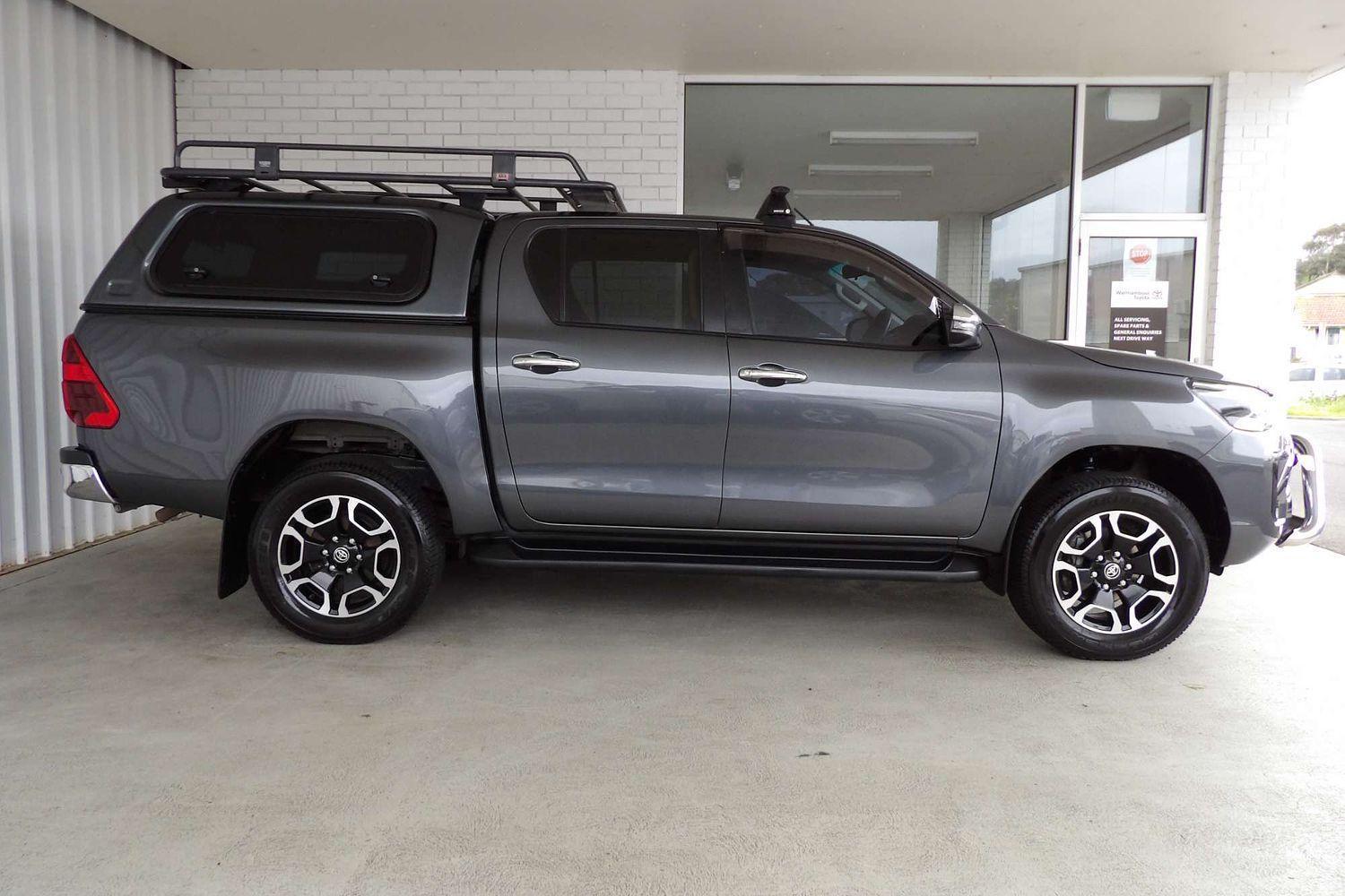 2021 Toyota Hilux SR5 in Silver