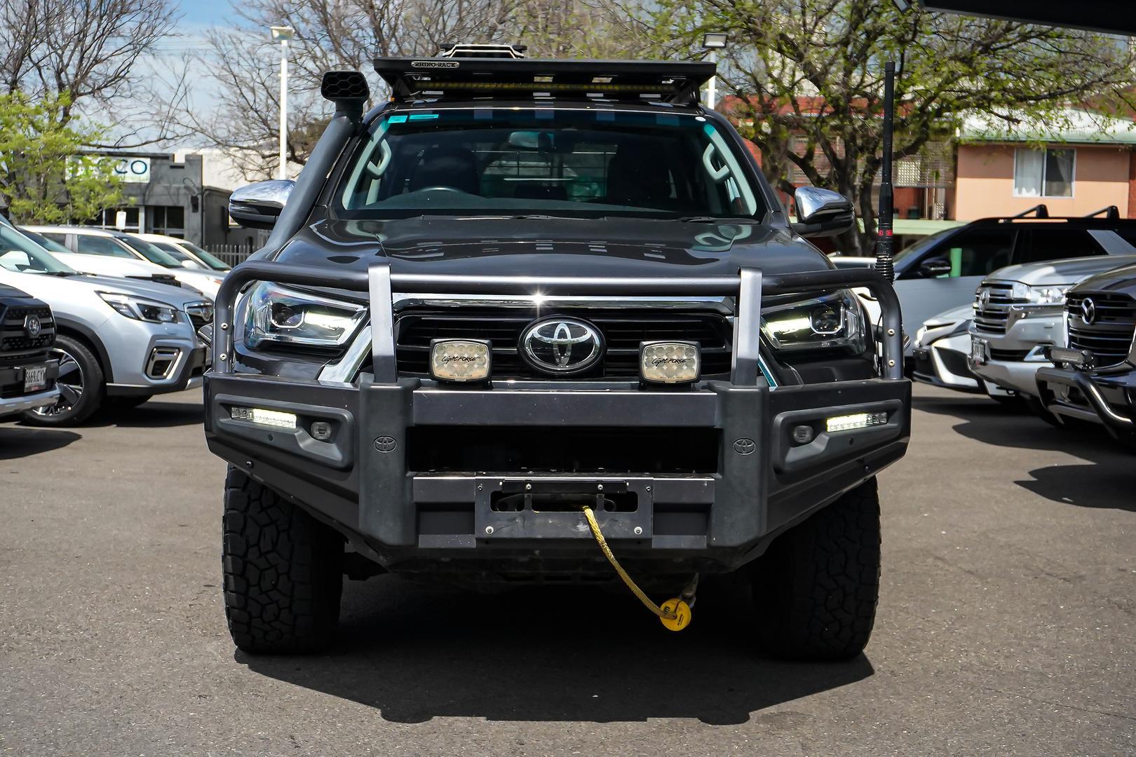 2021 Toyota Hilux SR5 in Silver