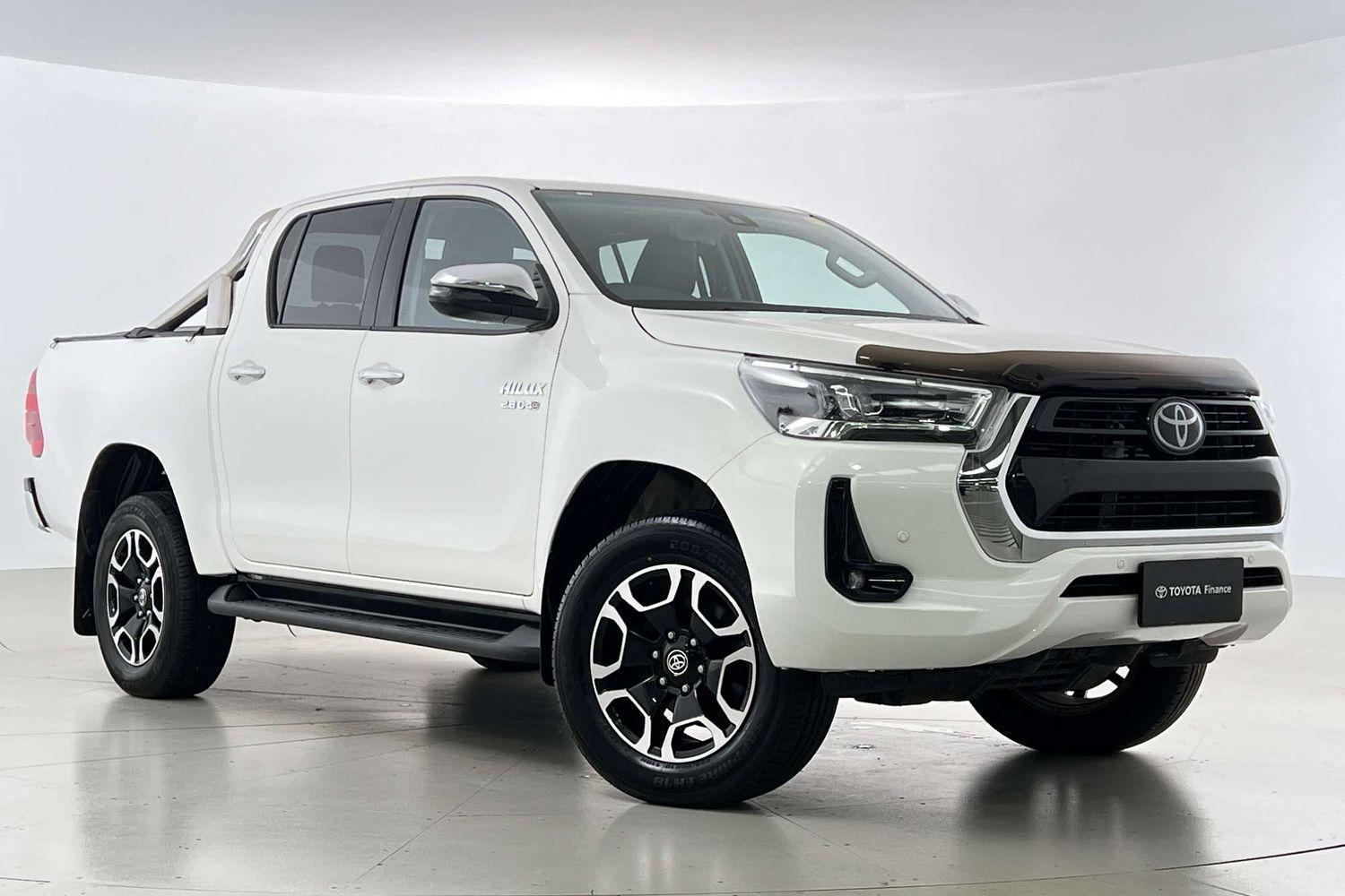 2021 Toyota Hilux SR5 in White