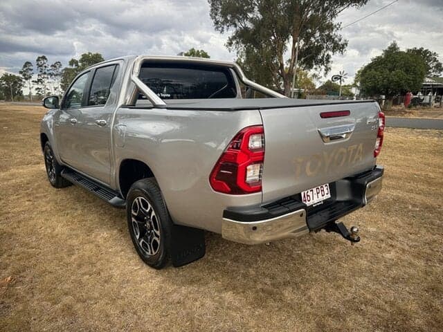 2022 Toyota Hilux SR5 in Silver