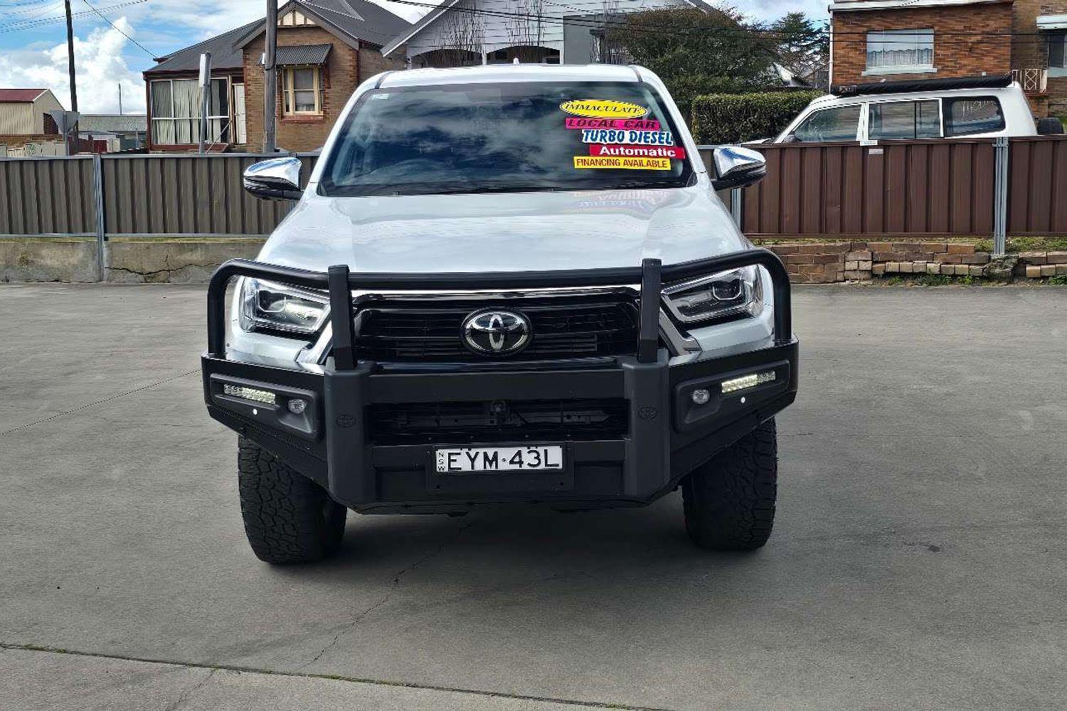 2023 Toyota Hilux SR5 in White