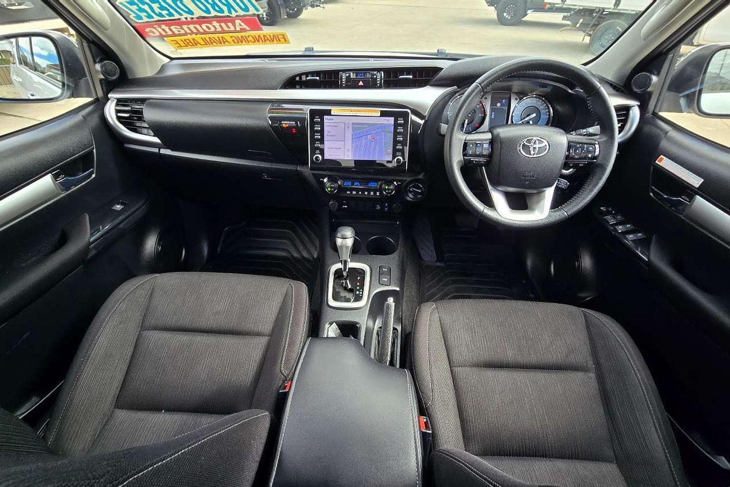 2023 Toyota Hilux SR5 in White