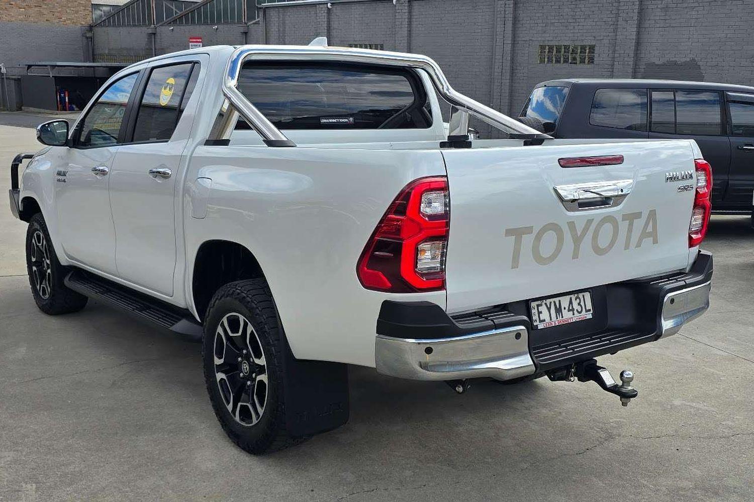 2023 Toyota Hilux SR5 in White