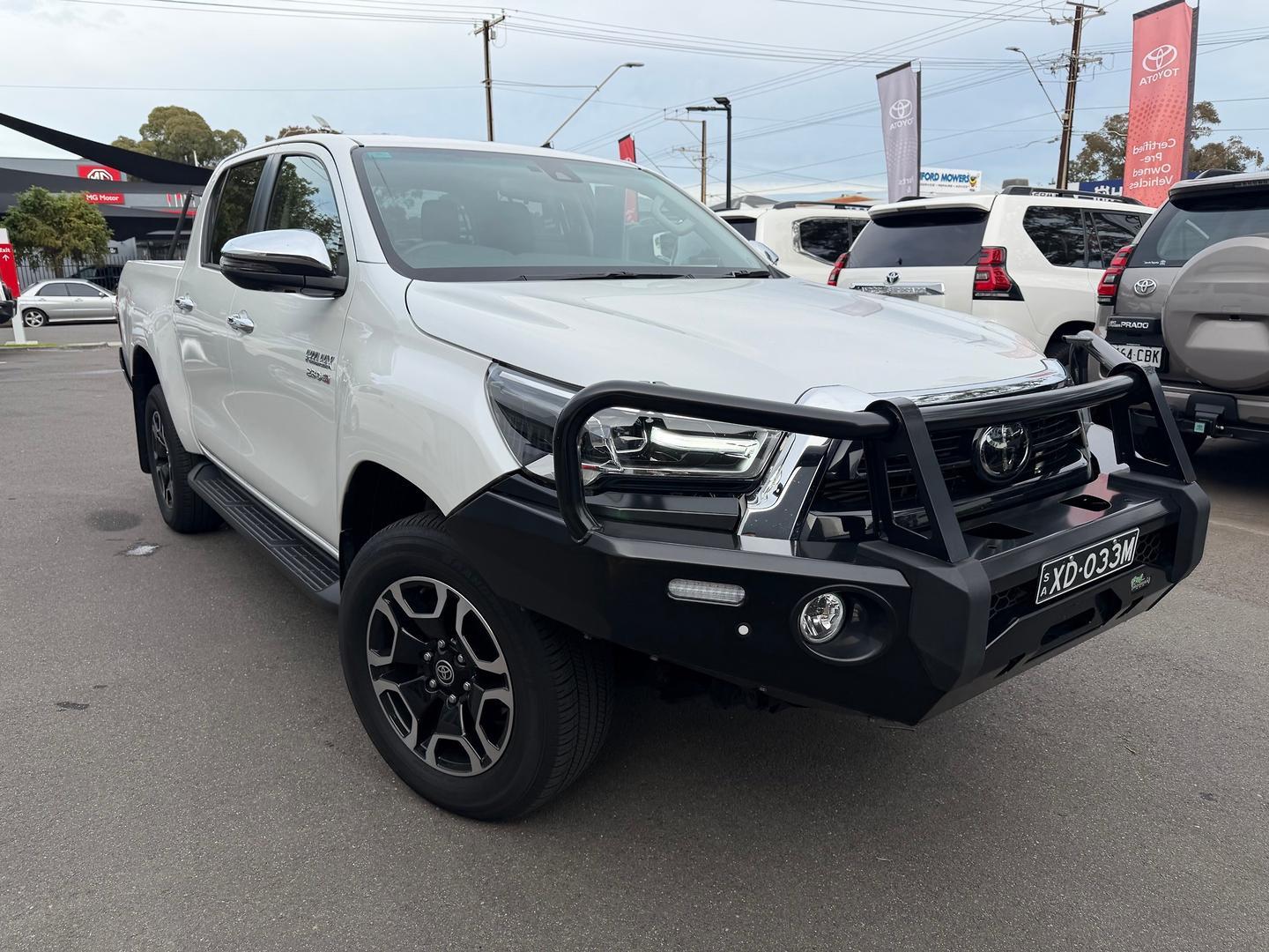 2023 Toyota Hilux SR5 in White