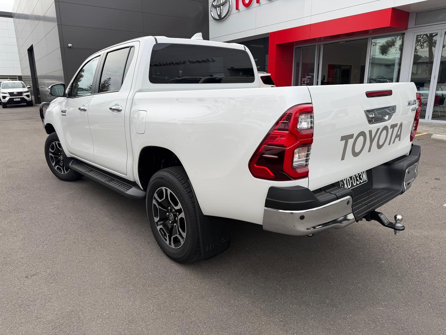 2023 Toyota Hilux SR5 in White