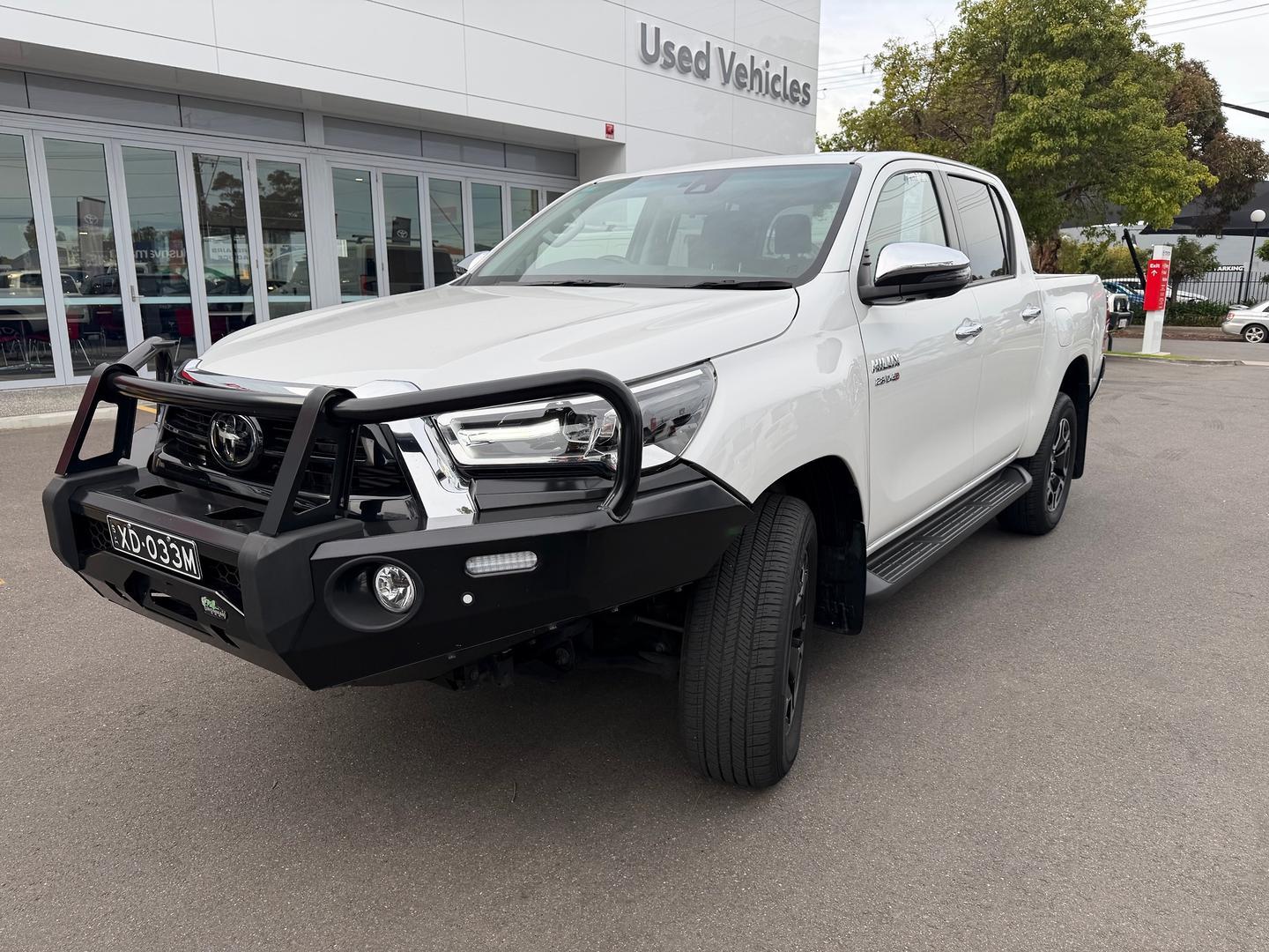 2023 Toyota Hilux SR5 in White