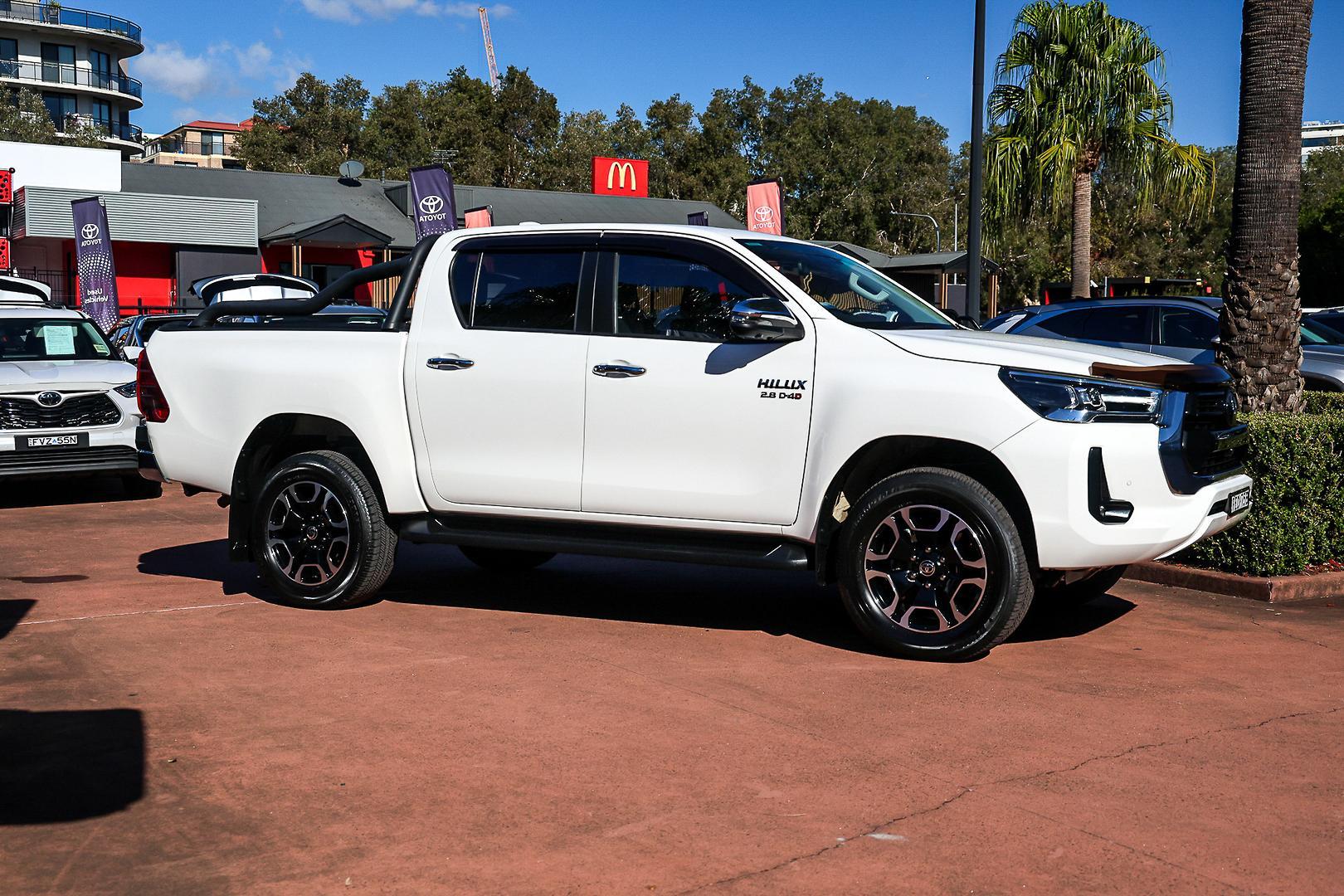 2023 Toyota Hilux SR5 in White