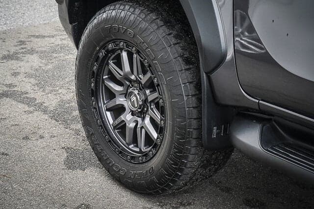 2022 Toyota Hilux Rogue in Silver