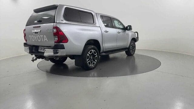 2023 Toyota Hilux SR5 in Silver