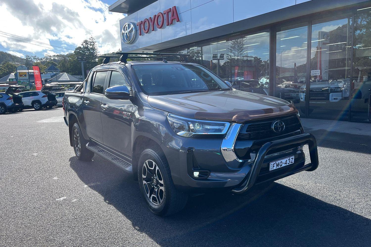 2021 Toyota Hilux SR5 in Silver
