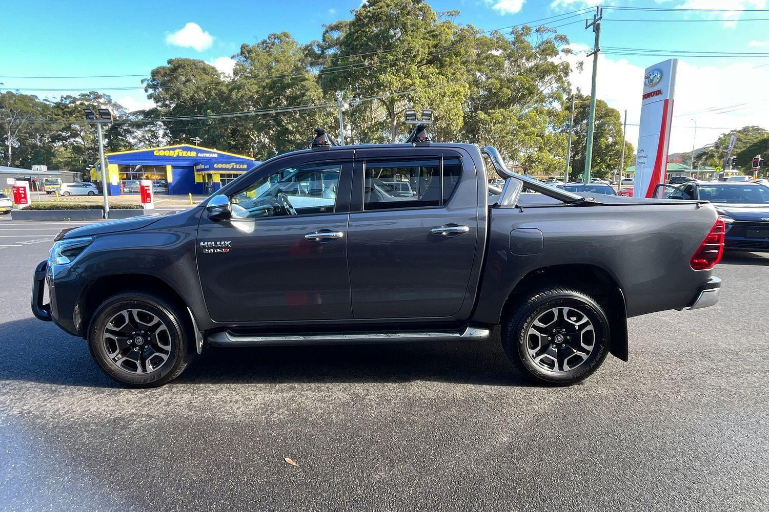 2021 Toyota Hilux SR5 in Silver