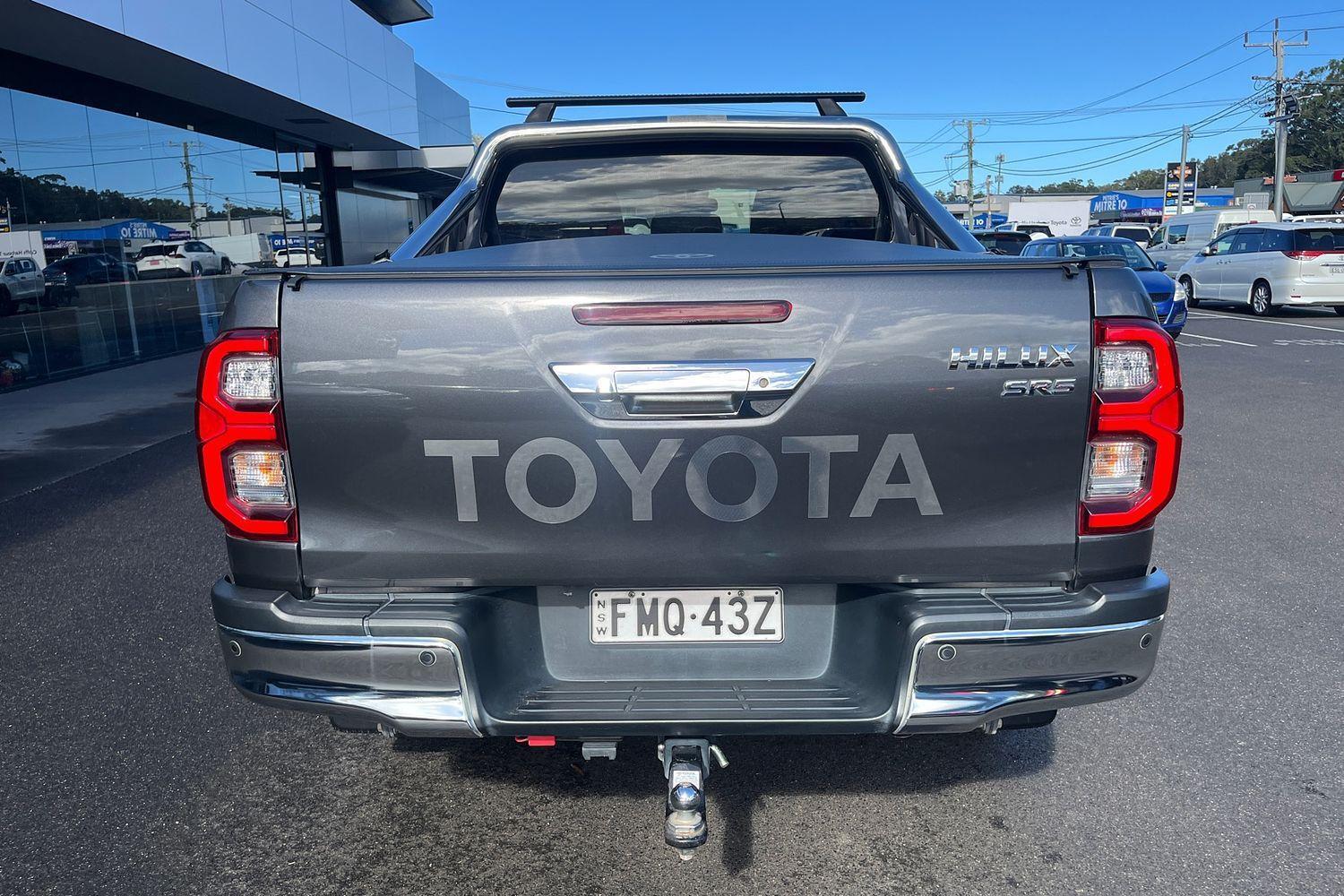 2021 Toyota Hilux SR5 in Silver