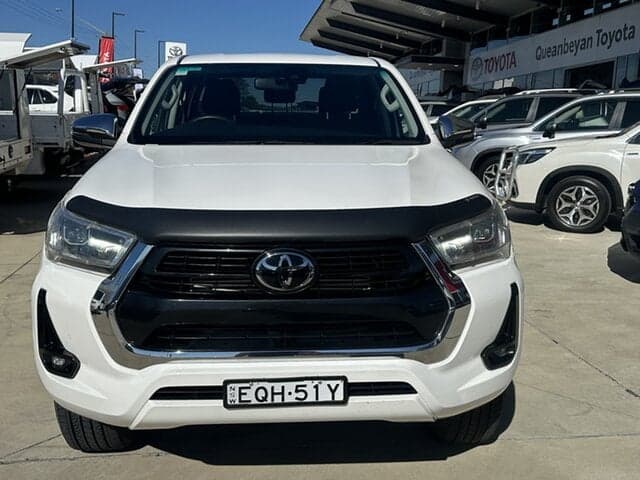 2021 Toyota Hilux SR5 in White