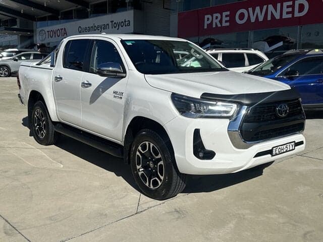 2021 Toyota Hilux SR5 in White