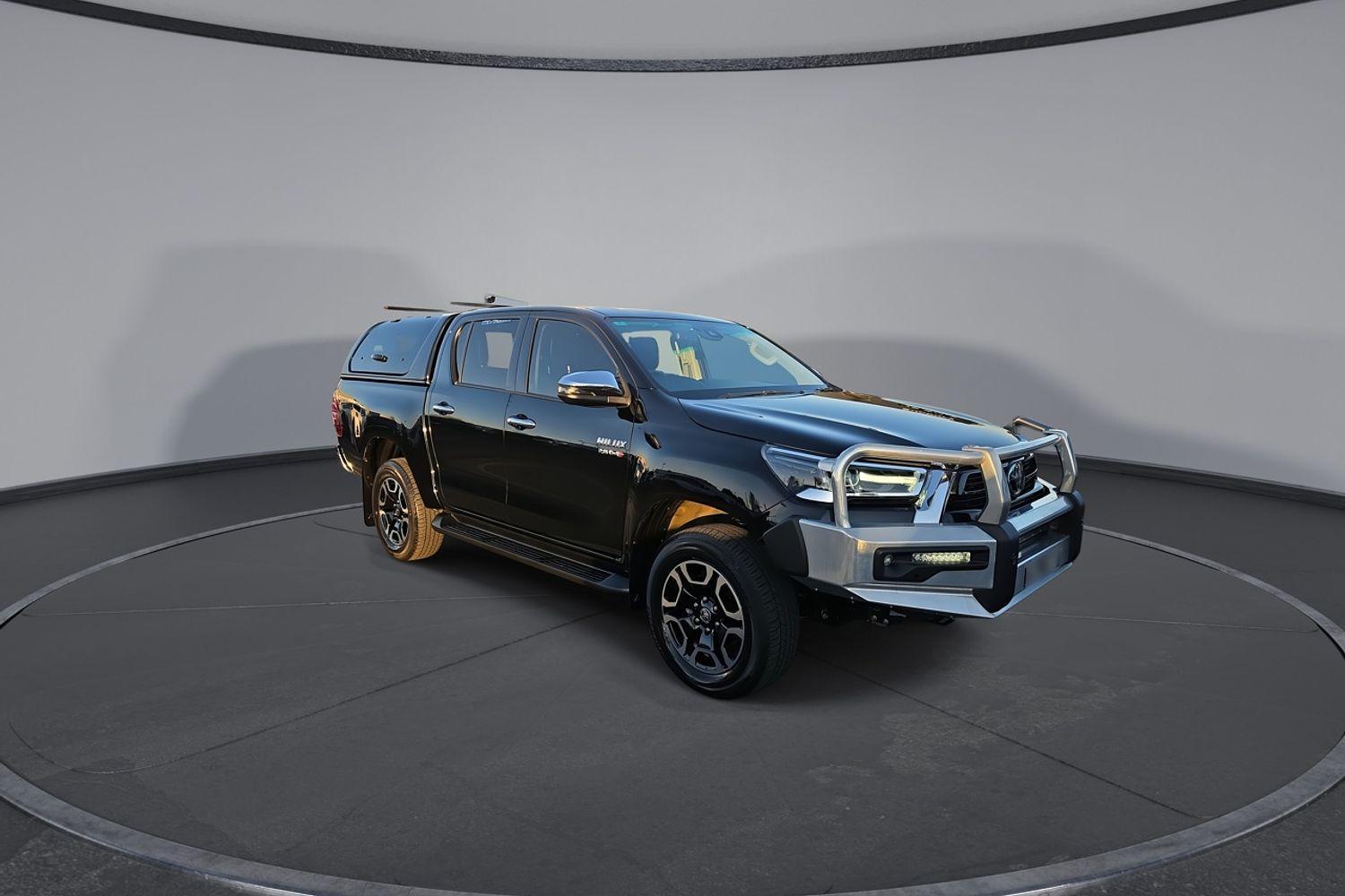 2021 Toyota Hilux SR5 in Black