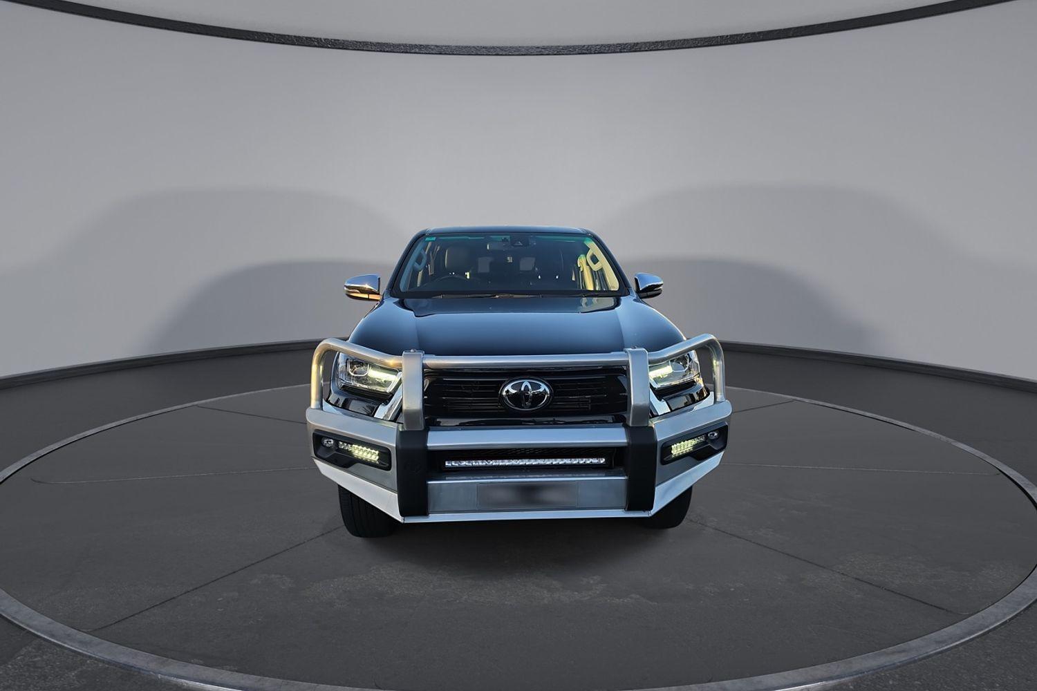 2021 Toyota Hilux SR5 in Black