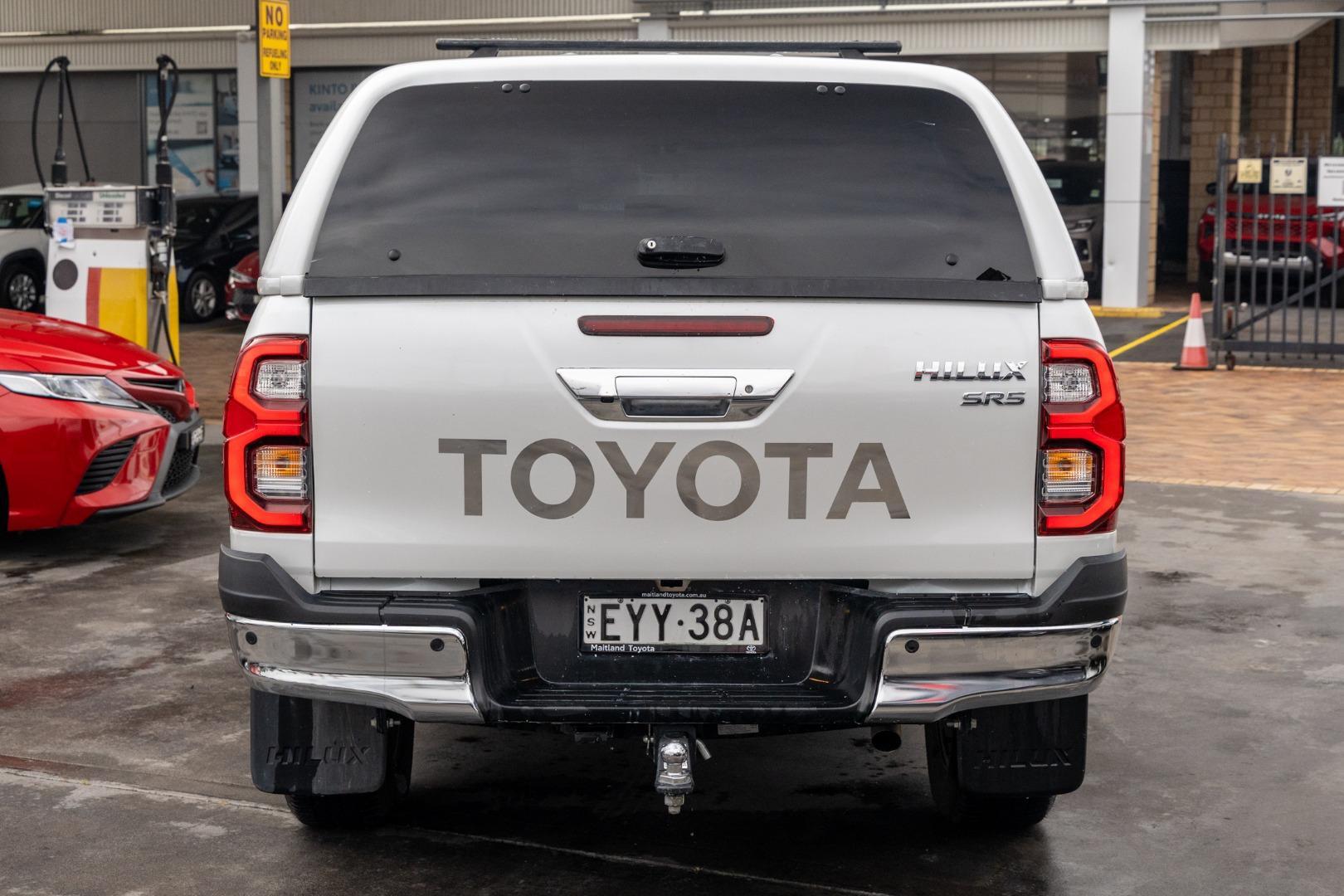 2023 Toyota Hilux SR5 in White