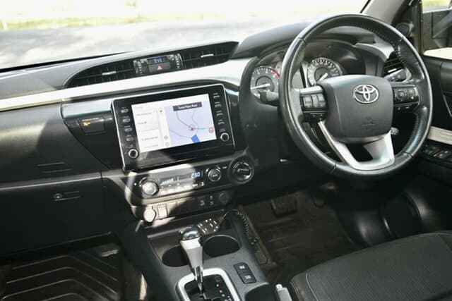 2020 Toyota Hilux SR5 in White