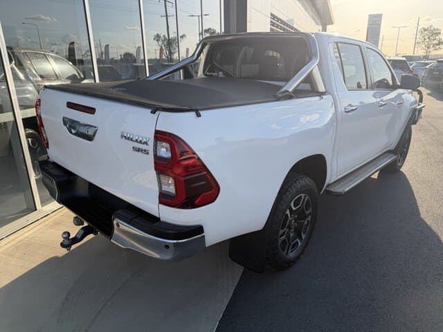 2021 Toyota Hilux SR5 in White