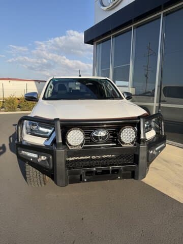 2021 Toyota Hilux SR5 in White