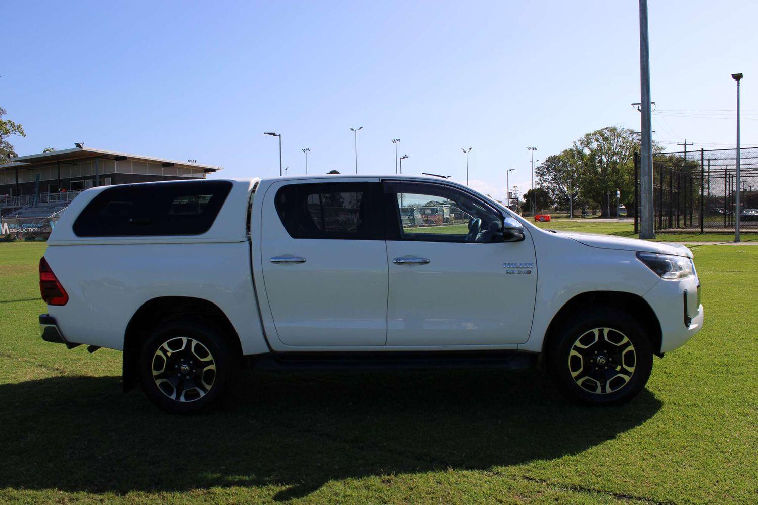 2021 Toyota Hilux SR5 in White