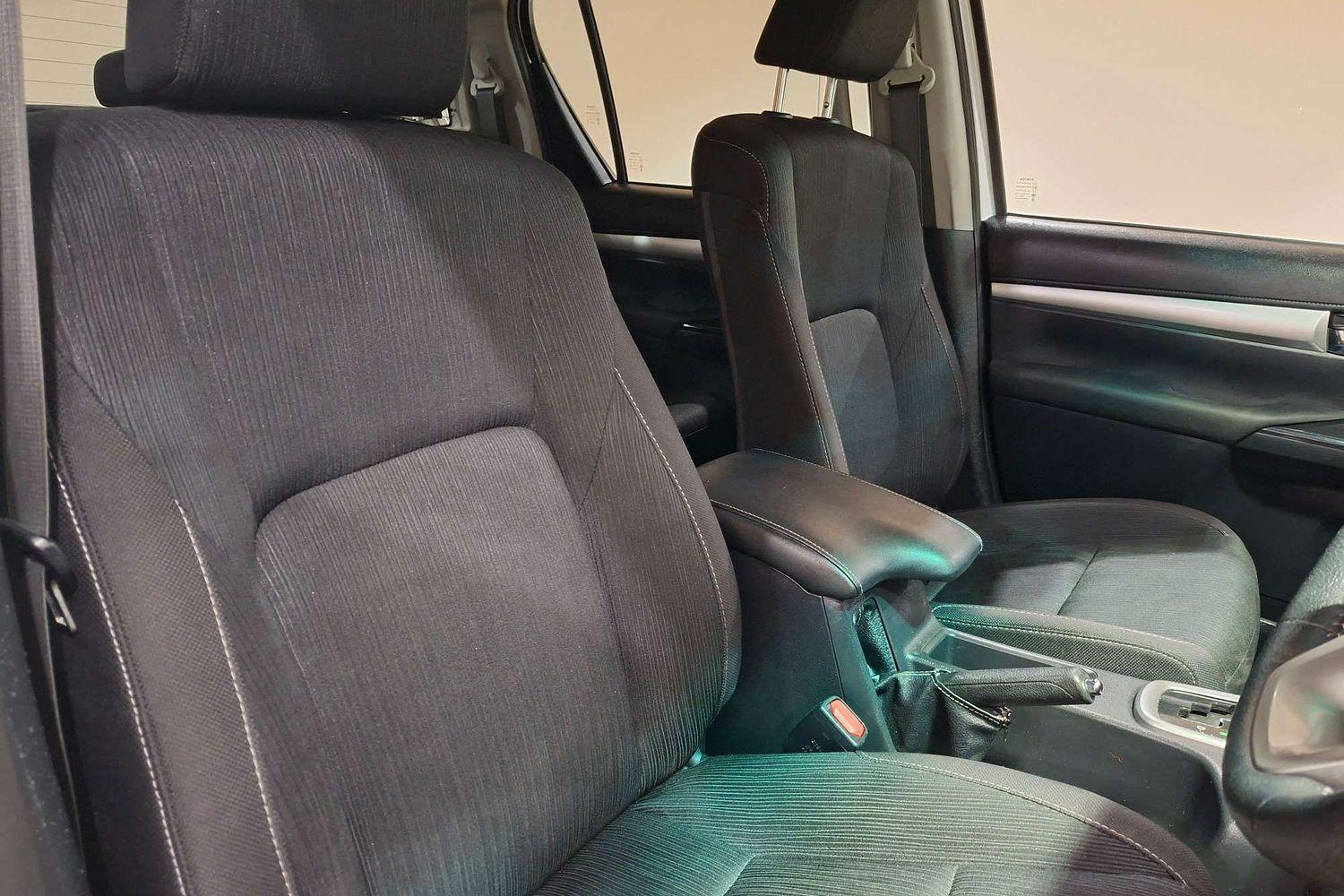 2022 Toyota Hilux SR5 in White