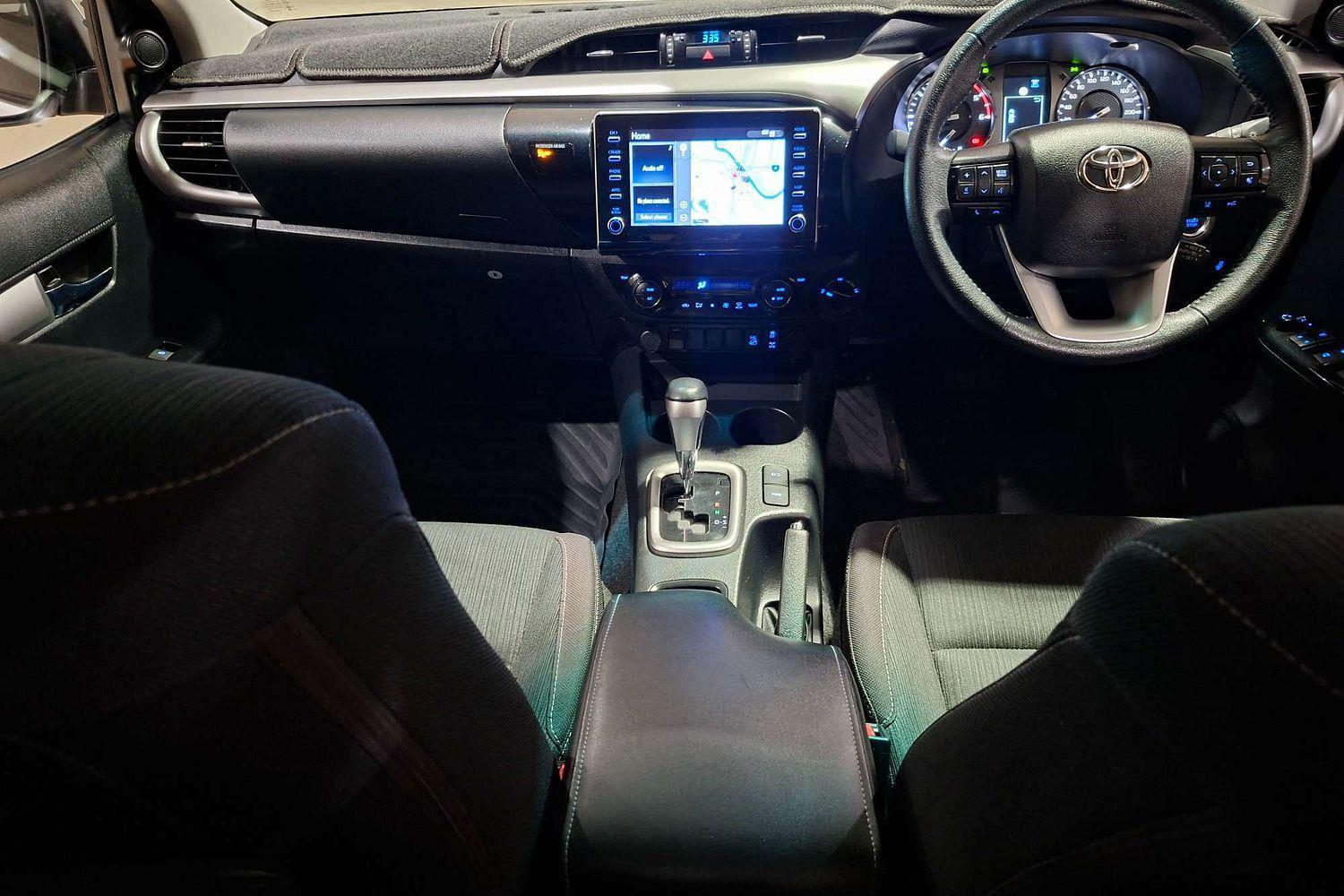 2022 Toyota Hilux SR5 in White