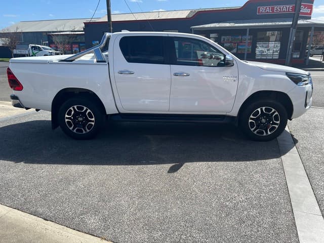 2022 Toyota Hilux SR5 in White