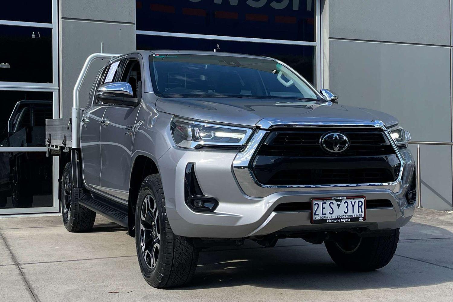 2022 Toyota Hilux SR5 in Silver