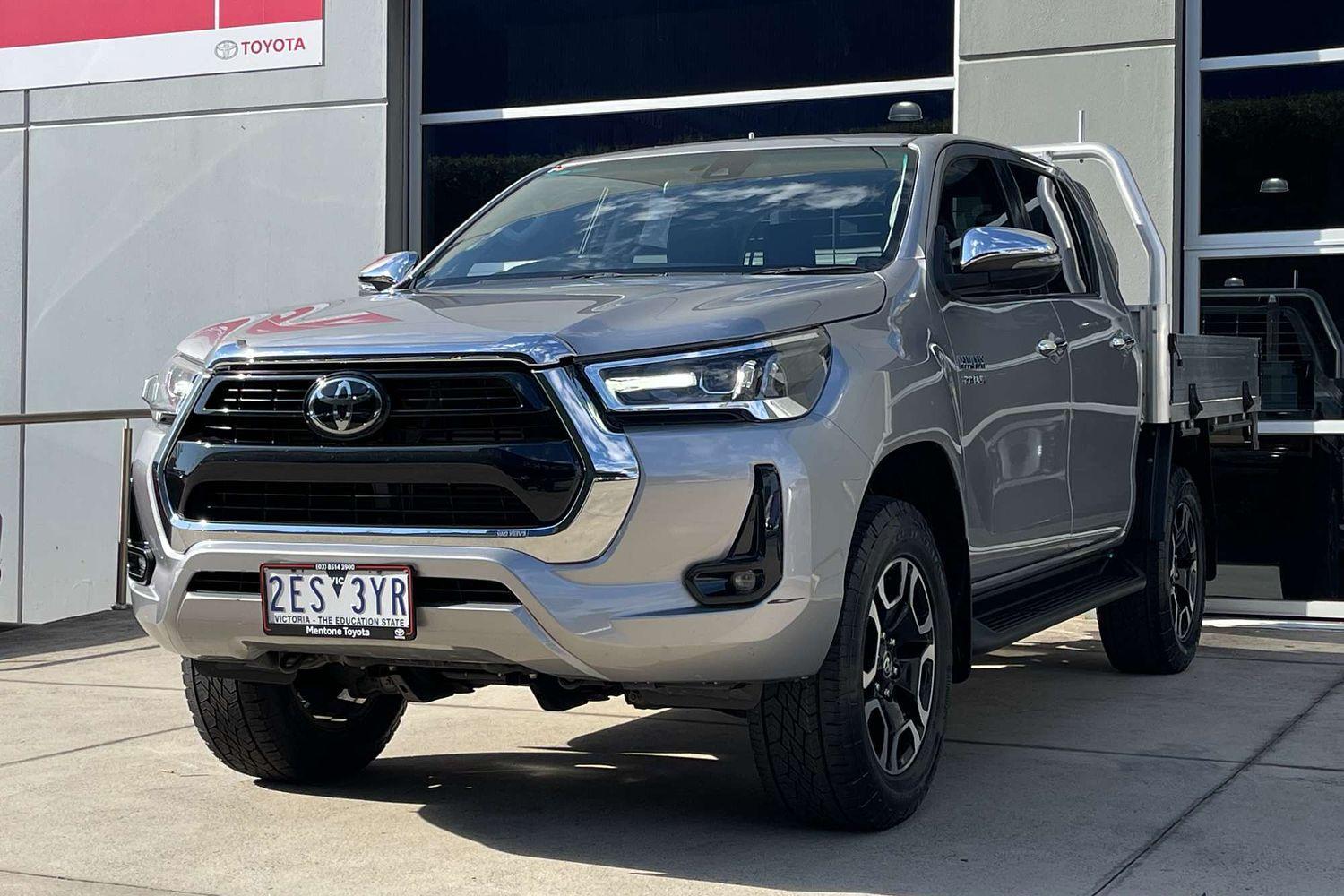 2022 Toyota Hilux SR5 in Silver