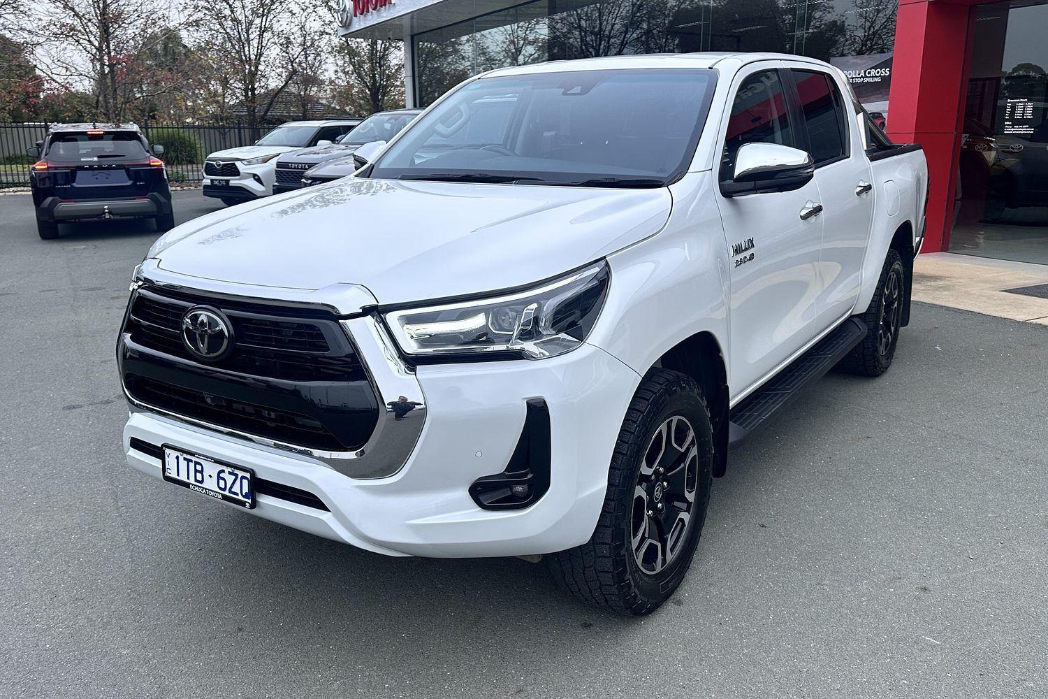 2023 Toyota Hilux SR5 in White