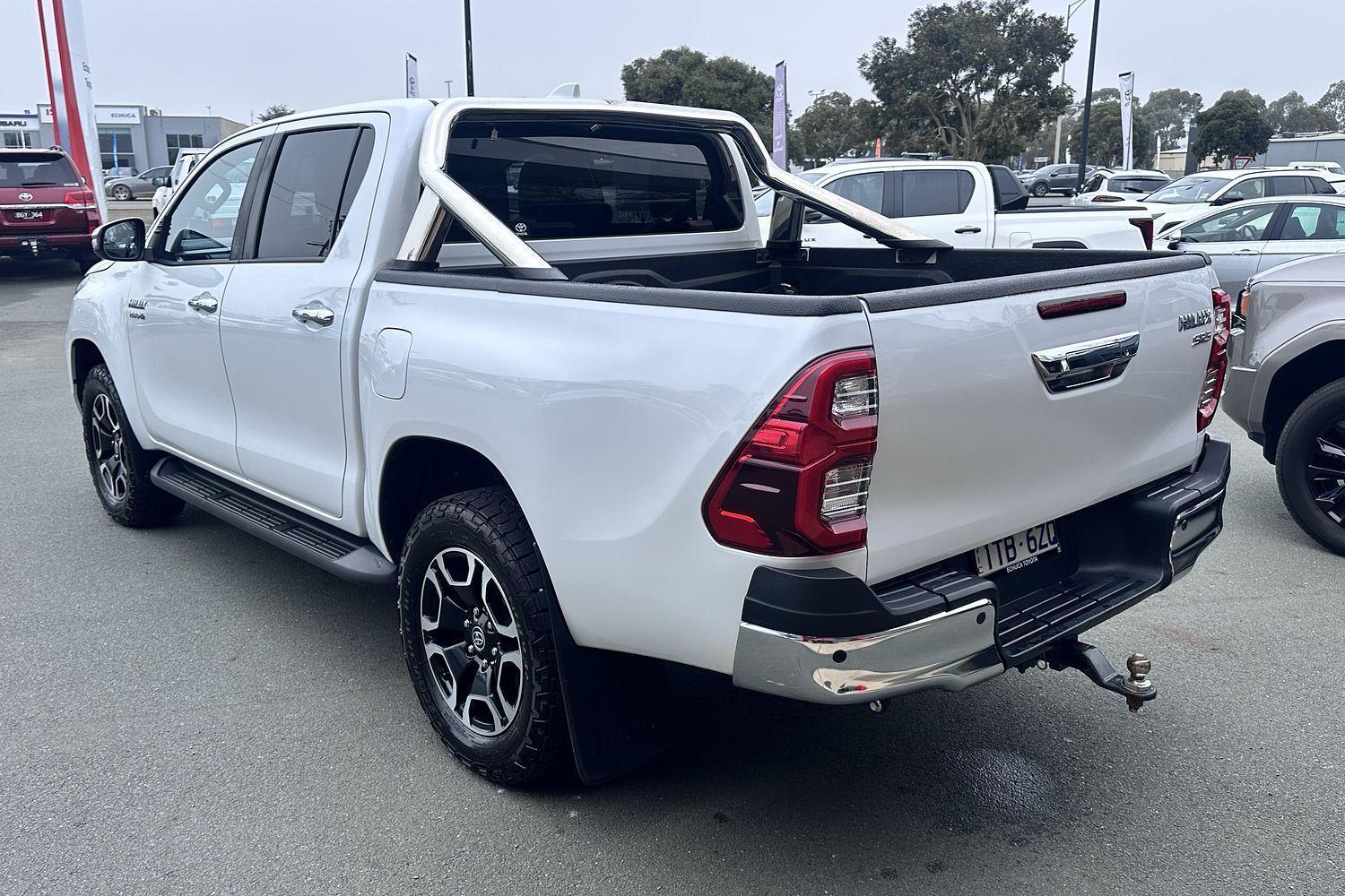 2023 Toyota Hilux SR5 in White
