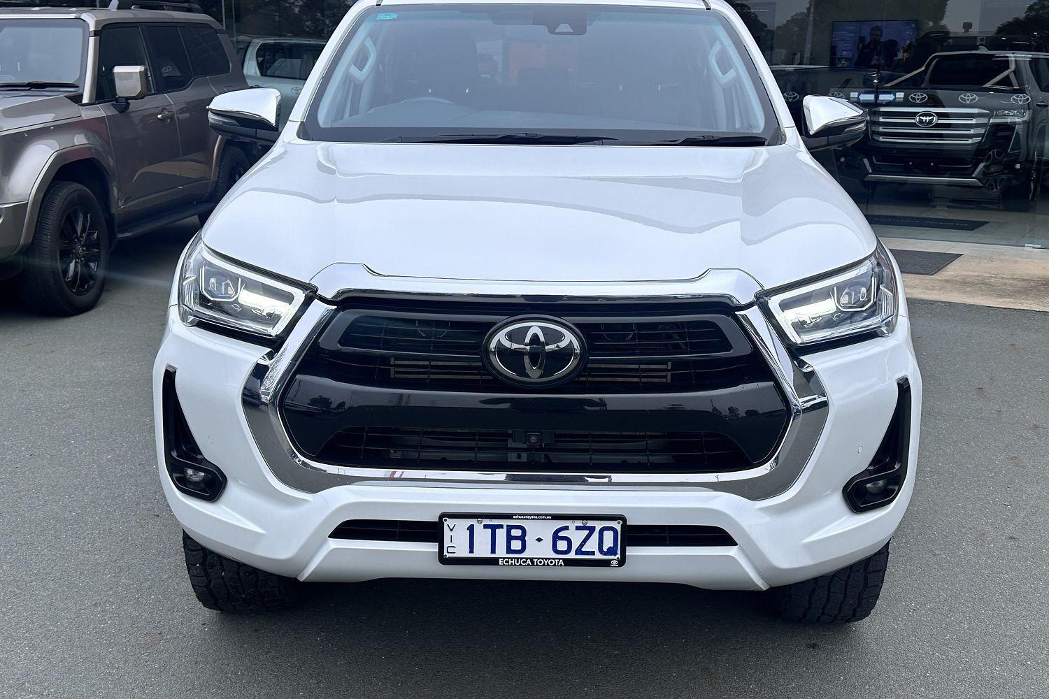 2023 Toyota Hilux SR5 in White