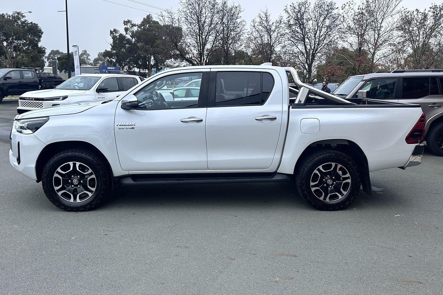 2023 Toyota Hilux SR5 in White